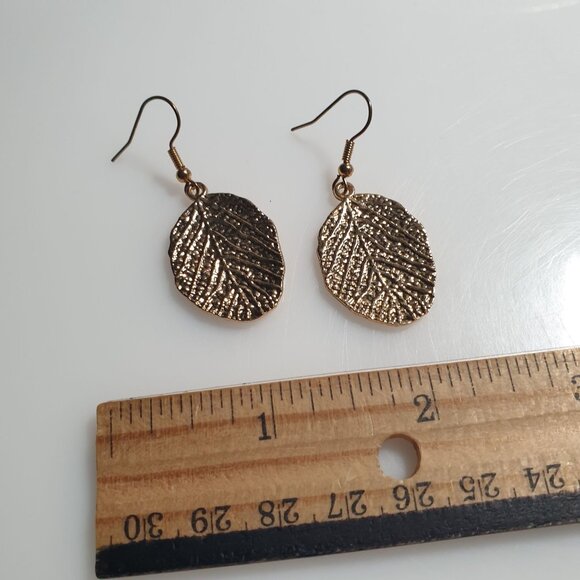 Gold Tone Textured Leaf Dangle Earrings Classic Elegant Design Hook Lightweight - Picture 5 of 5